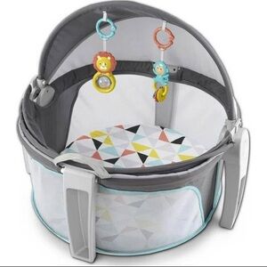 Fisher Price on-the-go Infant Dome portable bassinet and play space